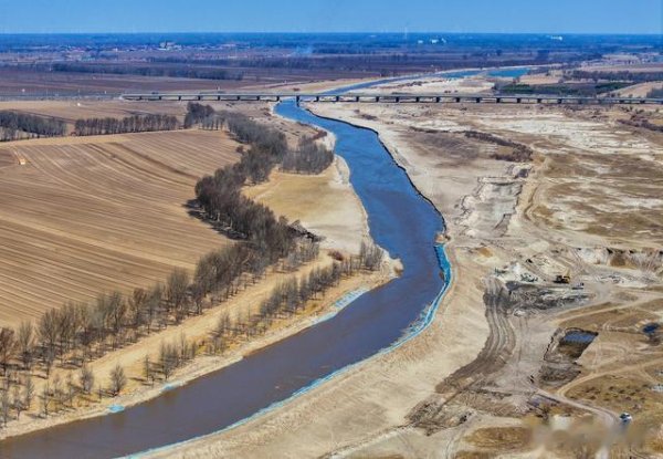 欧洲杯体育举例科尔沁沙地、其甘沙漠、浑善达克沙地等-kaiyun体育官方网站全站